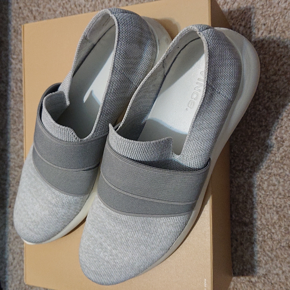 VINCE Aston Slip on Sneakers size 7